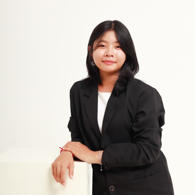 Portrait of Ms. Chea Chanmolika