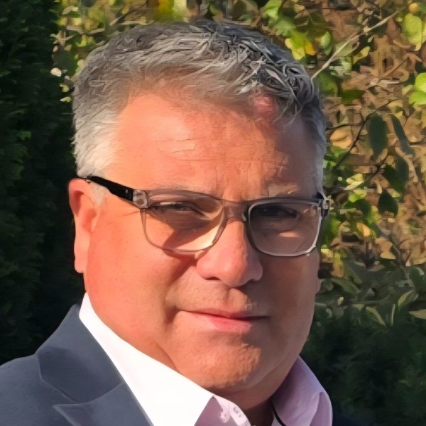Portrait of Mr. Darren Bayliss