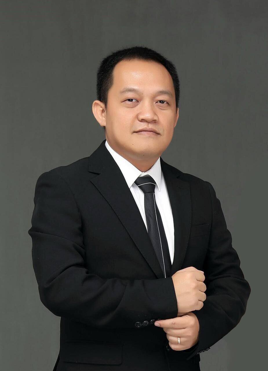 Portrait of Mr. Uy Ear